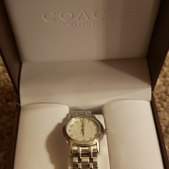 Coach silver ladies watch - Picture 2 of 13